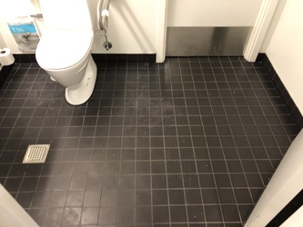 Retten i Næstved - Toilet på 1. sal og 2. sal